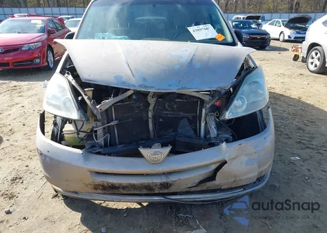 2004 Toyota Sienna Le z USA, uszkodzony, nr VIN 5TDZA23CX4S067049